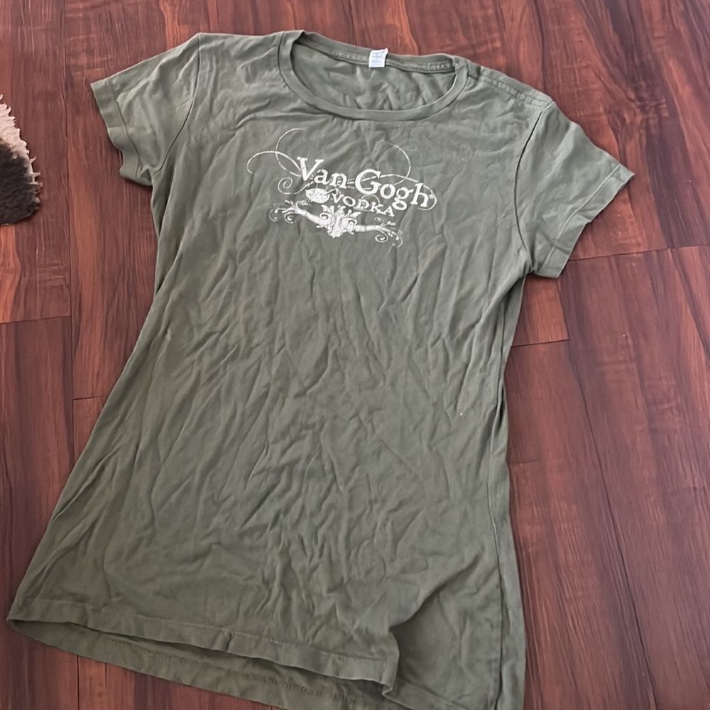NEW Van Gough Vodka Army Green Fitted T - Small